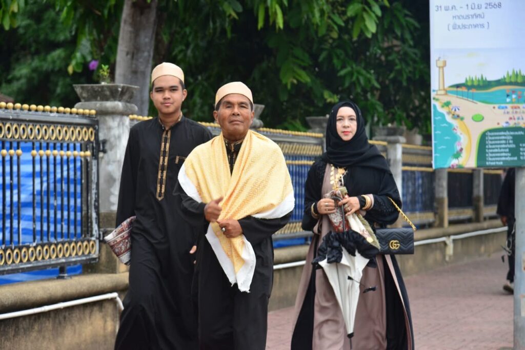 ไทยมุสลิมคึกคัก!! ร่วมละหมาดรายออิดิ้ลอัฎฮา 44 IMG 4591