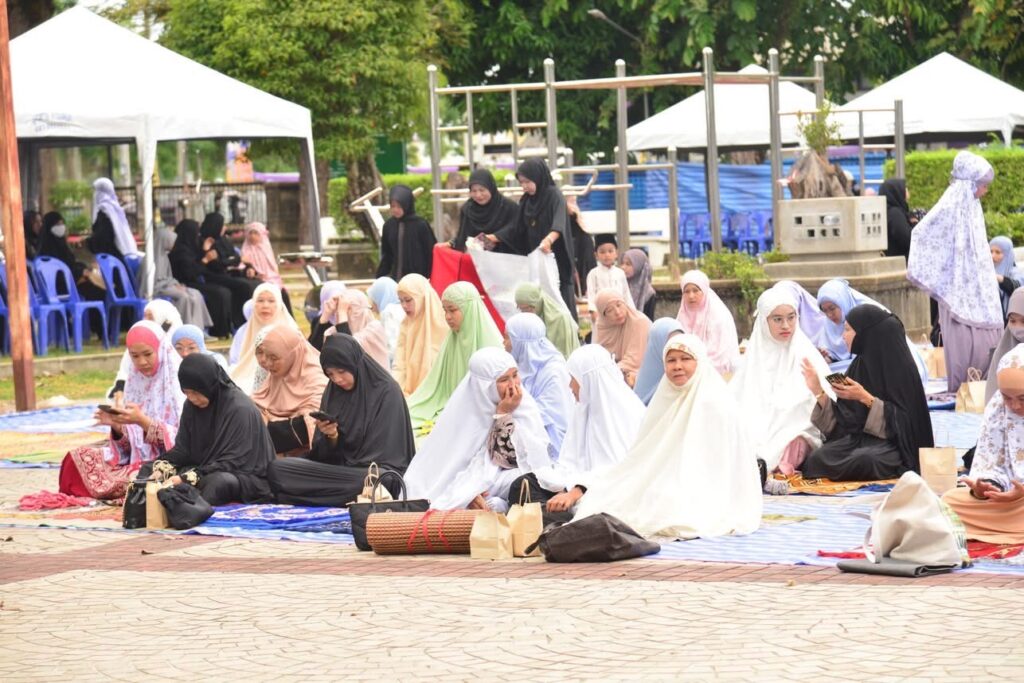 ไทยมุสลิมคึกคัก!! ร่วมละหมาดรายออิดิ้ลอัฎฮา 40 IMG 4595