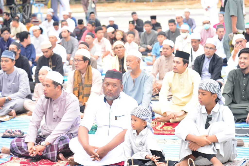 ไทยมุสลิมคึกคัก!! ร่วมละหมาดรายออิดิ้ลอัฎฮา 39 IMG 4596
