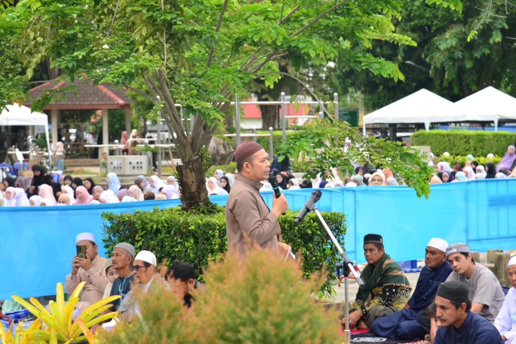 ไทยมุสลิมคึกคัก!! ร่วมละหมาดรายออิดิ้ลอัฎฮา 29 IMG 4606