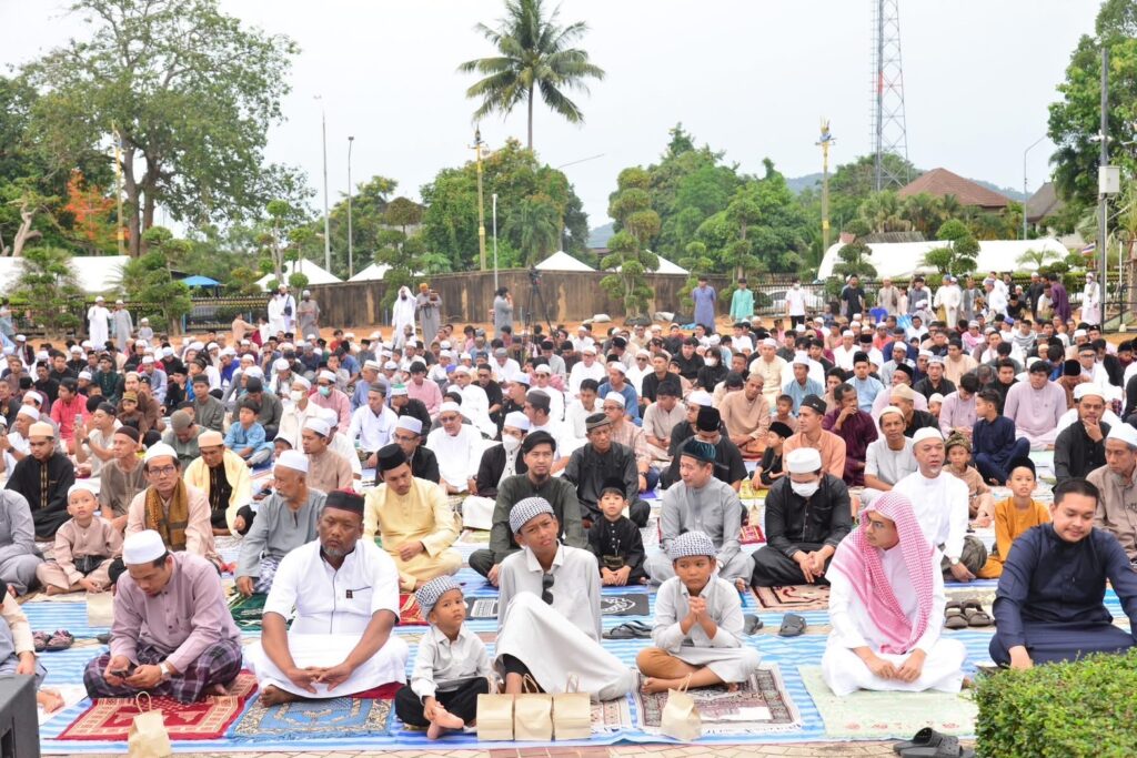 ไทยมุสลิมคึกคัก!! ร่วมละหมาดรายออิดิ้ลอัฎฮา 28 IMG 4607