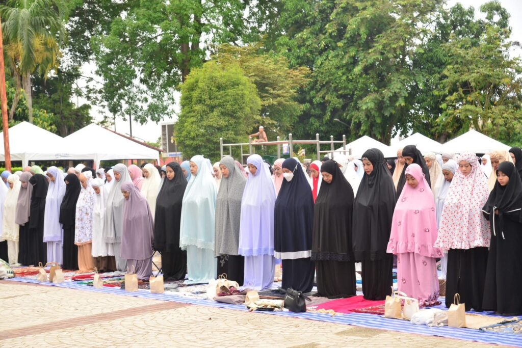 ไทยมุสลิมคึกคัก!! ร่วมละหมาดรายออิดิ้ลอัฎฮา 14 IMG 4621