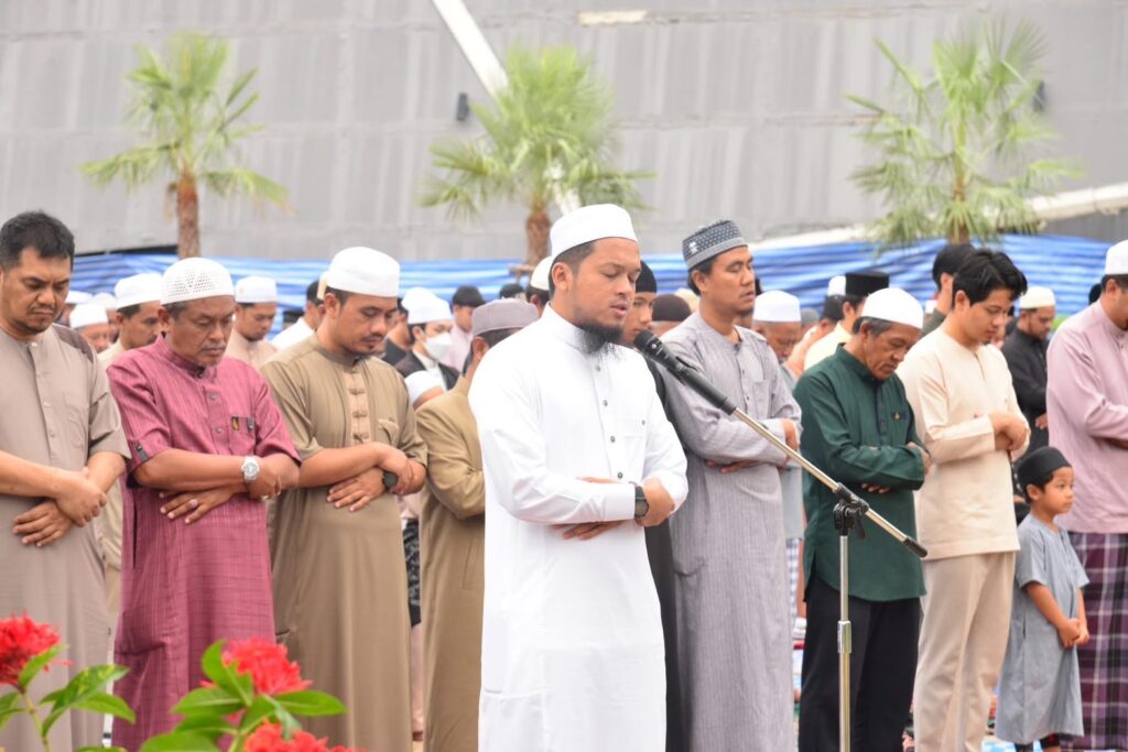 ไทยมุสลิมคึกคัก!! ร่วมละหมาดรายออิดิ้ลอัฎฮา 12 IMG 4623