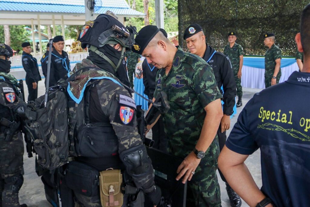 “ทุกภารกิจต้องรัดกุม”รองมทภ.4เยี่ยมทหารพราน 10 IMG 2731