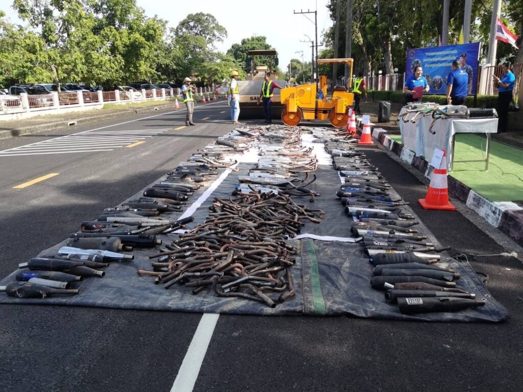 สงขลาลุยปราบรถซิ่ง!ทุบทำลายท่อไอเสีย 413 ชิ้น 3 IMG 5341