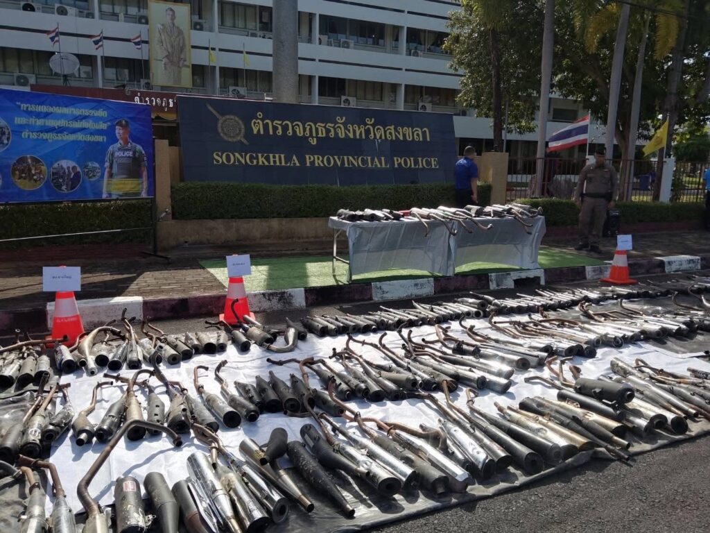 สงขลาลุยปราบรถซิ่ง!ทุบทำลายท่อไอเสีย 413 ชิ้น 6 IMG 5342