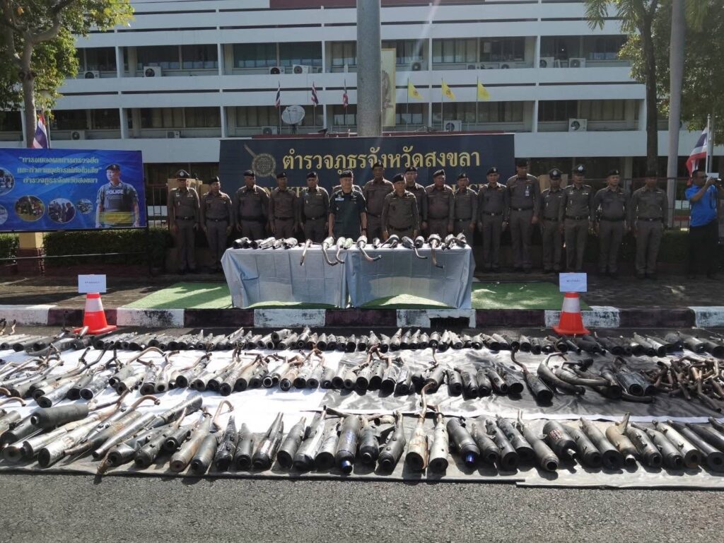 สงขลาลุยปราบรถซิ่ง!ทุบทำลายท่อไอเสีย 413 ชิ้น 1 IMG 5349
