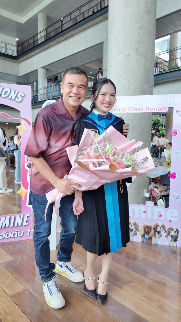 นายกชาย-ครอบครัวขาวทองยินดีกับ“จัสมิณ”เกียรตินิยมอันดับ1 9 557666980 1349311766551251 8146593524609997920 n