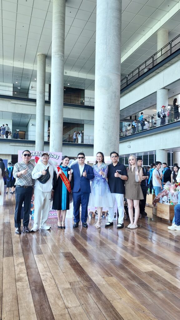 นายกชาย-ครอบครัวขาวทองยินดีกับ“จัสมิณ”เกียรตินิยมอันดับ1 4 558410281 1349308076551620 3144034887765693707 n
