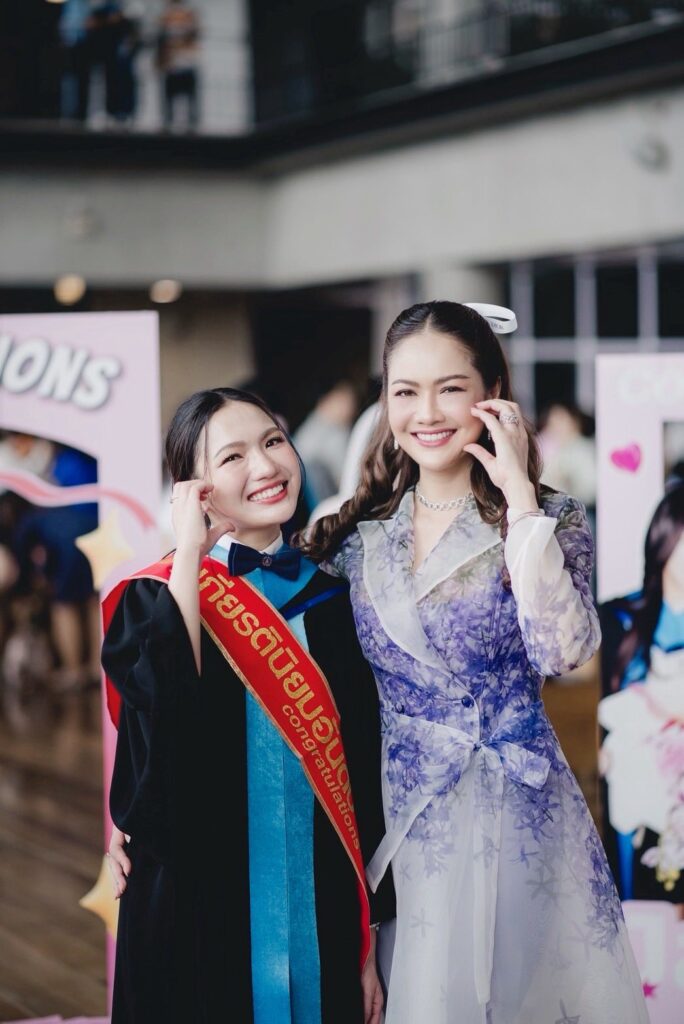 นายกชาย-ครอบครัวขาวทองยินดีกับ“จัสมิณ”เกียรตินิยมอันดับ1 14 559300182 1305174928288559 824081313005196406 n