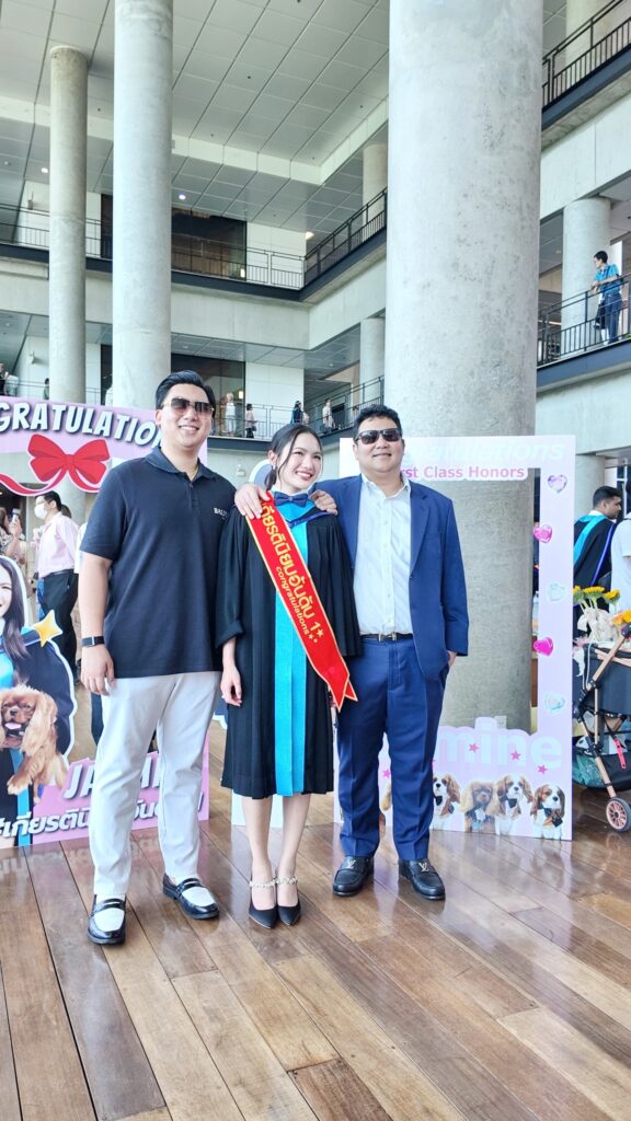 นายกชาย-ครอบครัวขาวทองยินดีกับ“จัสมิณ”เกียรตินิยมอันดับ1 10 559682665 1349306673218427 8996654535848270301 n