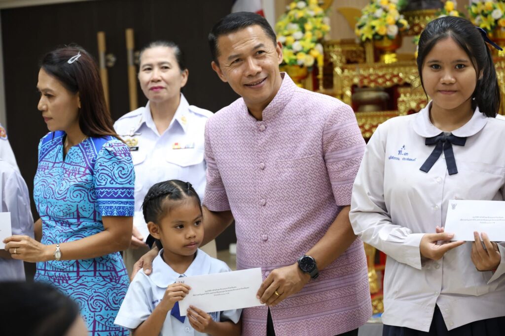สงขลา มอบ 100 ทุน! หนุนครอบครัว อส. 3 แสนบาท จากรายได้วิ่ง "สมิหลา ฮาล์ฟมาราธอน" 8 IMG 9384