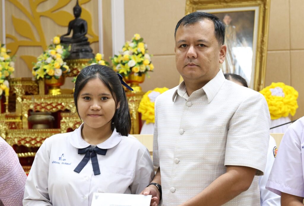 สงขลา มอบ 100 ทุน! หนุนครอบครัว อส. 3 แสนบาท จากรายได้วิ่ง "สมิหลา ฮาล์ฟมาราธอน" 9 IMG 9385