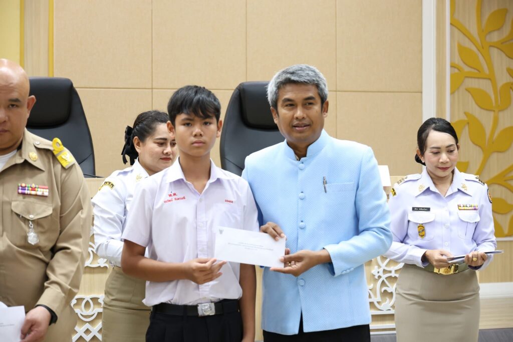 สงขลา มอบ 100 ทุน! หนุนครอบครัว อส. 3 แสนบาท จากรายได้วิ่ง "สมิหลา ฮาล์ฟมาราธอน" 4 IMG 9387