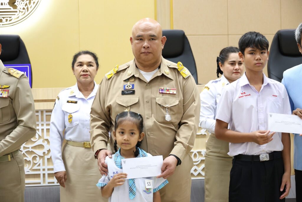 สงขลา มอบ 100 ทุน! หนุนครอบครัว อส. 3 แสนบาท จากรายได้วิ่ง "สมิหลา ฮาล์ฟมาราธอน" 5 IMG 9388
