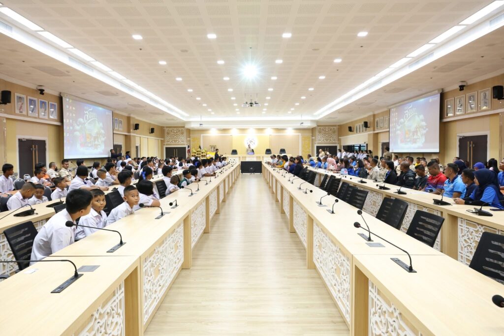 สงขลา มอบ 100 ทุน! หนุนครอบครัว อส. 3 แสนบาท จากรายได้วิ่ง "สมิหลา ฮาล์ฟมาราธอน" 11 IMG 9393