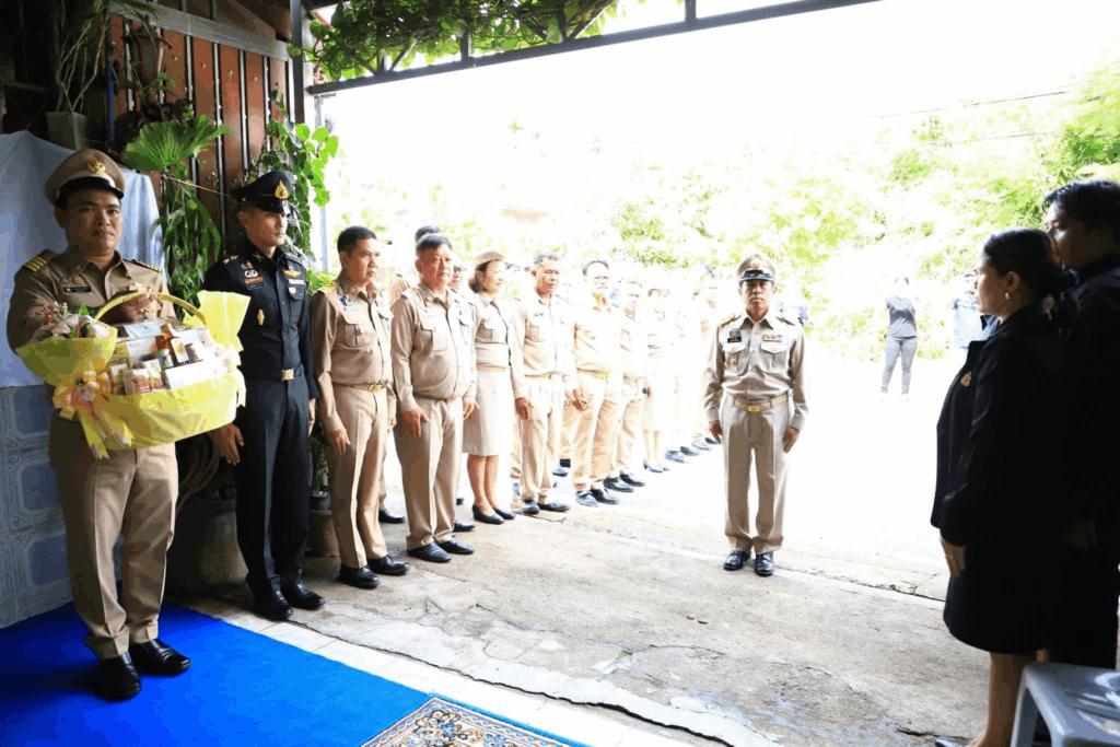 “ในหลวงโปรดเกล้าฯ” พระราชทานสิ่งของ ตำรวจกล้าเสียชีวิต 3 image 1