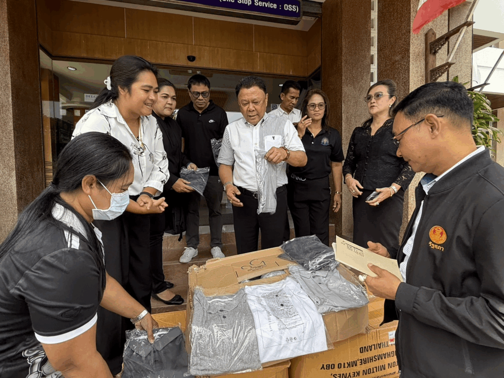 เหล่ากาชาดสงขลามอบเสื้อ 350 ตัว แบ่งปันช่วงไว้ทุกข์ 2 image 20