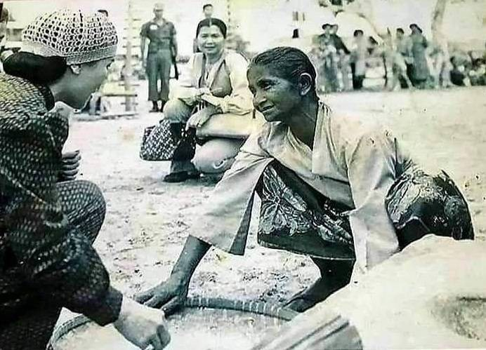 แสงสว่างจากพระพันปีฯนำทาง "กลุ่มกระจูดนาราบาฮาเกีย" 2 image 8