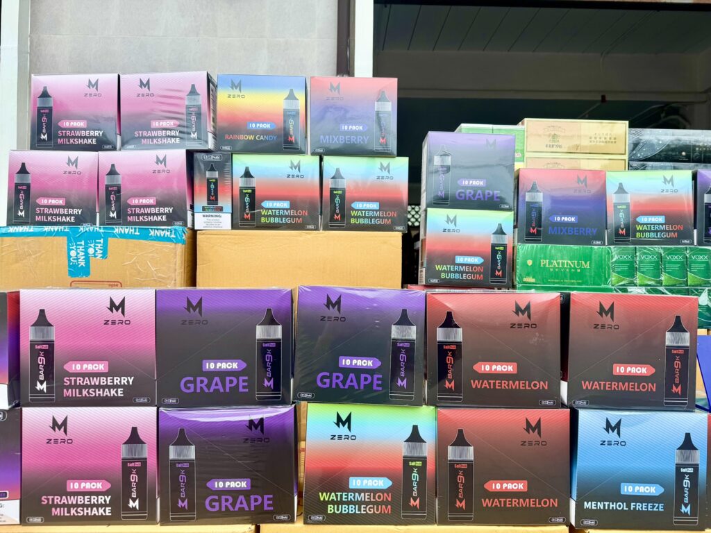 ตรวจค้นพัสดุบริษัทขนส่งเอกชนสงขลา ยึดบุหรี่ตปท.-บุหรี่ไฟฟ้ากว่า 4 ล้านบาท 5 S 42786848 0