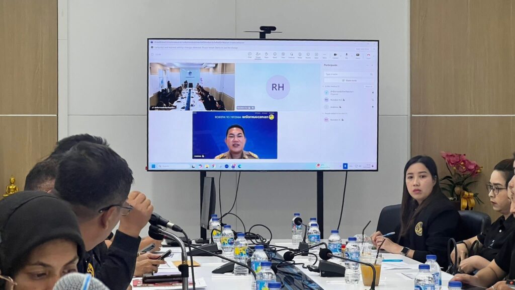 รองผู้ว่าฯสงขลาประชุมซักซ้อม จ่ายเงินช่วยผู้ประสบภัยผ่านพร้อมเพย์ 2 IMG 4879