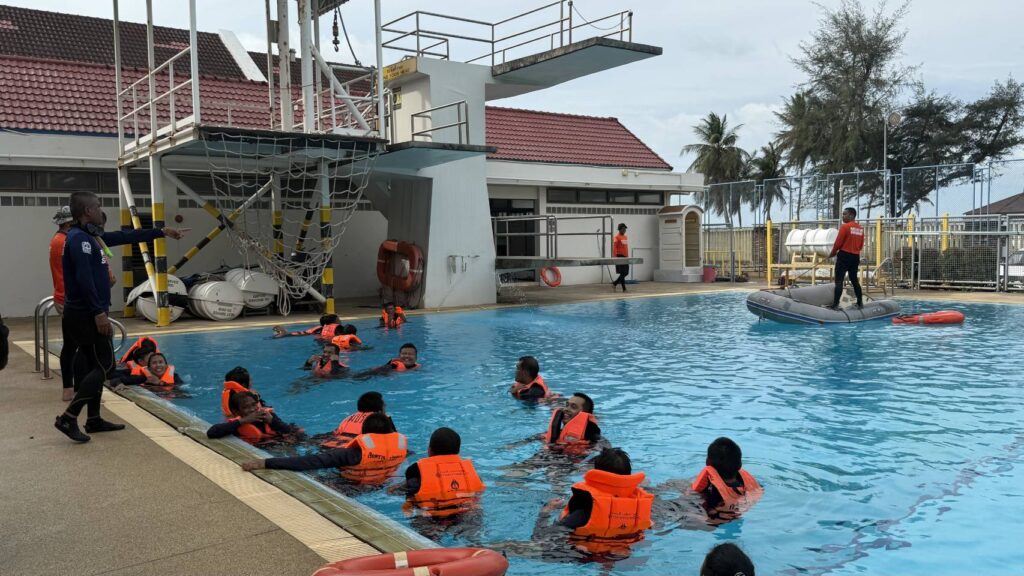 ปตท.สผ.อีดี อบรม Sea Safe & Lifeguard สุราษฎร์ฯ 6 77458 0