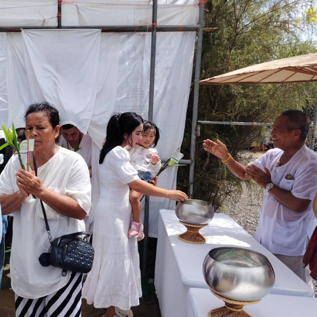 "พิธีลอดซุ้มประตูป่า" หนึ่งเดียวในสยามศรัทธานับหมื่นร่วมวันวิสาขบูชา 9 IMG 4227