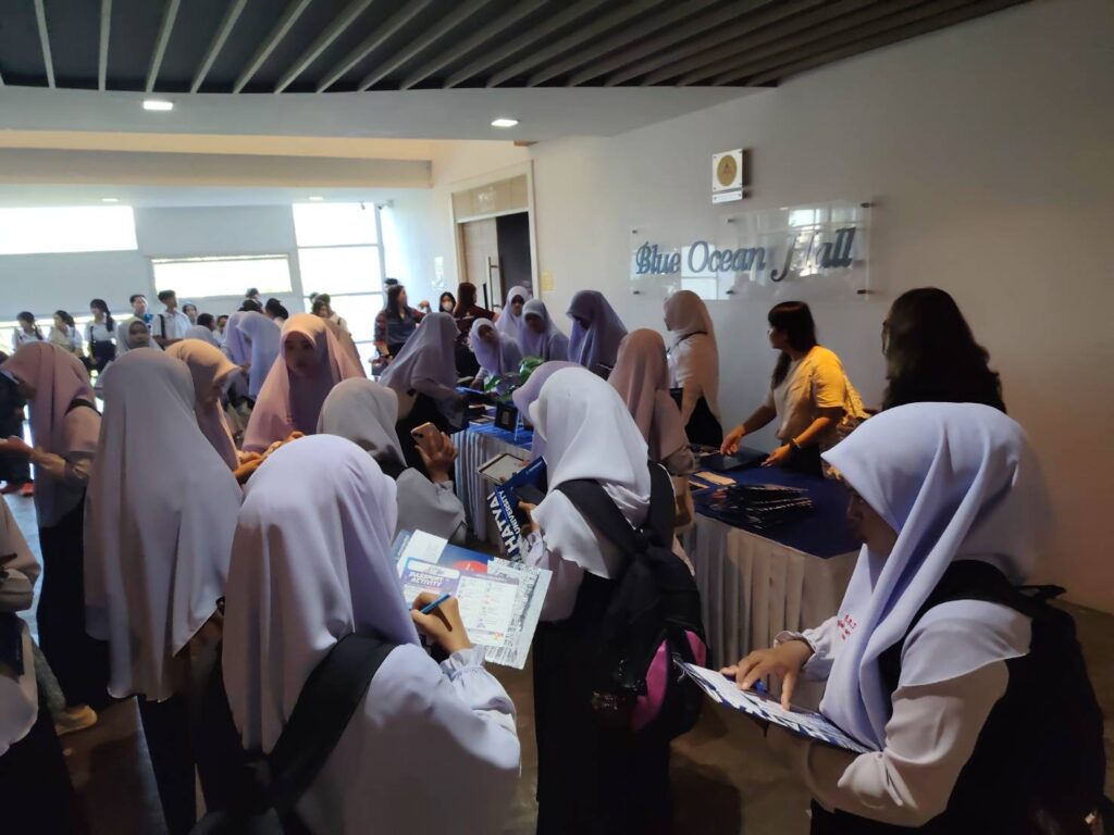 ม.หาดใหญ่ จัดใหญ่ ‘Open House Hatyai U: HU NEX-GEN’ ขนทัพกูรู-กิจกรรมสุดล้ำ ปั้นเยาวชนรุ่นใหม่สู่อนาคตดิจิทัล 8 IMG 5615