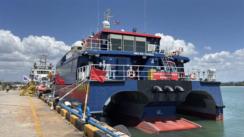 S 41771052 0