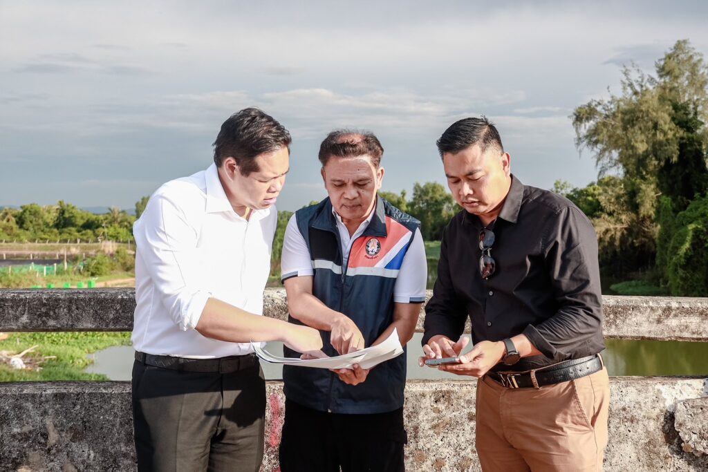 “สรรเพชญ”ลุยสำรวจคลองอู่ตะเภเร่งขุดลอกเปิดทางน้ำรับมือหน้ามรสุม 2 S 509485136