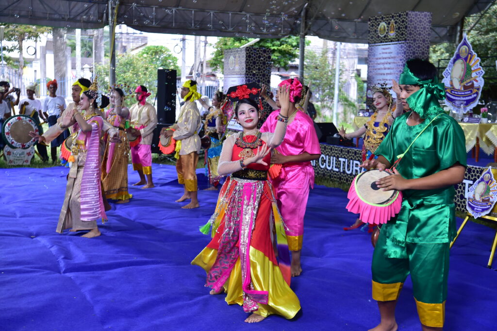 นราฯเปิดมุมใหม่ชายแดนใต้ชวนสัมผัส“มรดกวัฒนธรรมไทยสู่อาเซียน” 7 MA3 4639 0