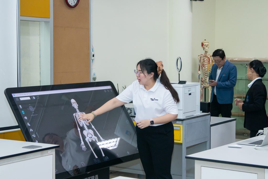 ม.ทักษิณ เปิดหลักสูตรกิจกรรมบำบัดแห่งแรกภาคใต้ 3 1788423486 65d87d6182e6a850 IMG 9810 0