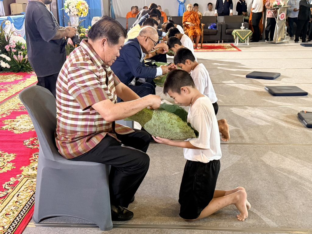 “นิพนธ์”ประธานปลงผม“ดาวนายร้อยช่อใหม่”สร้าง“คนดี”สู่สังคมที่ดีตามแนวคิด“ป๋าเปรม” 4 S 11567182